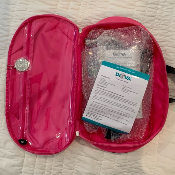 FREE W/PURCHASE Real Housewives of NY fans! Diyva toolkit NWOT - Picture 4 of 8